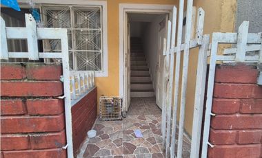 SE VENDE CASA  BARRIO LA PAZ, FLORIDABLANCA - POR LA 200