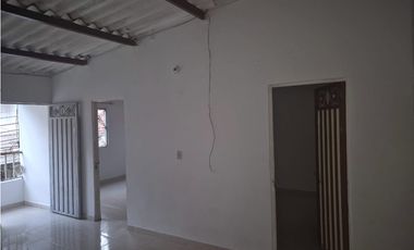 SE VENDE CASA  BARRIO LA PAZ, FLORIDABLANCA - POR LA 200