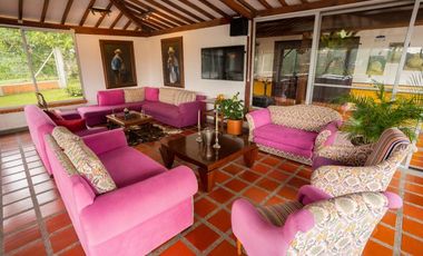 Finca independiente para la venta en Altagracia, Pereira !!!