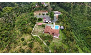 Finca independiente para la venta en Altagracia, Pereira !!!