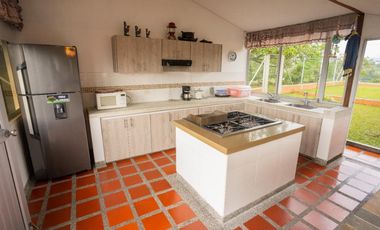 Finca independiente para la venta en Altagracia, Pereira !!!