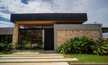 Venta casa campestre en Sopetrán de lujo, nueva y con vista panorámica