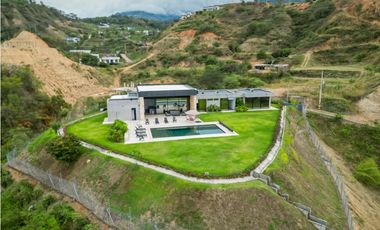 Venta casa campestre en Sopetrán de lujo, nueva y con vista panorámica