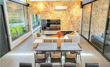 Venta casa campestre en Sopetrán de lujo, nueva y con vista panorámica