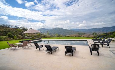 Venta casa campestre en Sopetrán de lujo, nueva y con vista panorámica