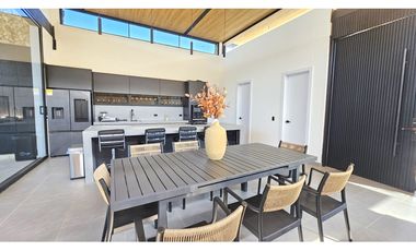 Venta casa campestre en Sopetrán de lujo, nueva y con vista panorámica