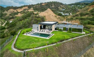 Venta casa campestre en Sopetrán de lujo, nueva y con vista panorámica