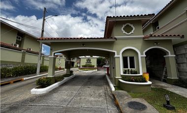 CASA EN VENTA VILLA DE LAS AZORES VILLA LUCRE
