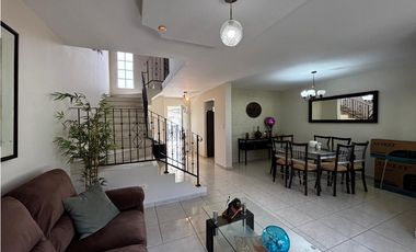 CASA EN VENTA VILLA DE LAS AZORES VILLA LUCRE