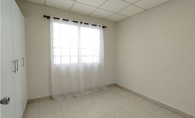 URB. MONTELIMAR, CASA  EN VENTA, EN CHORRERA, REMODELADA