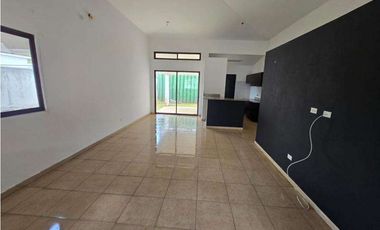 VENTA CASA EN RESIDENCIAL ECO GARDENS (OF)