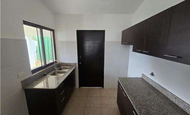 VENTA CASA EN RESIDENCIAL ECO GARDENS (OF)