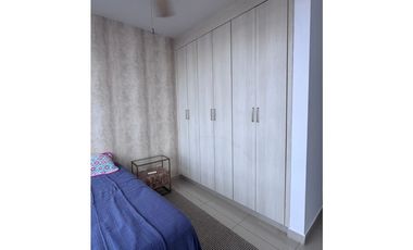 Venta de apartamento totalmente amoblado en Parque Lefevre