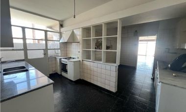 ALQUILER- DEPARTAMENTO 4 DORMITORIOS- CENTRO