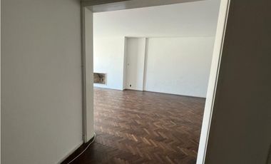 ALQUILER- DEPARTAMENTO 4 DORMITORIOS- CENTRO