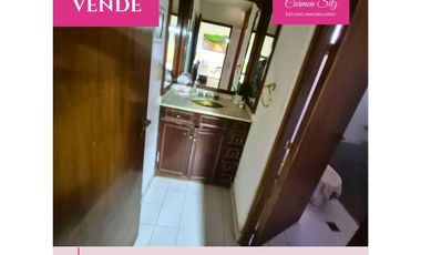 Casa en venta sobre avenida