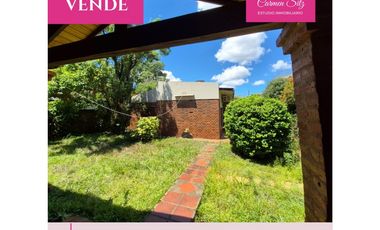 Casa en venta sobre avenida