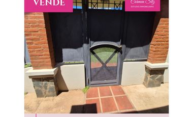 Casa en venta sobre avenida