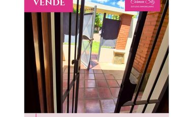 Casa en venta sobre avenida