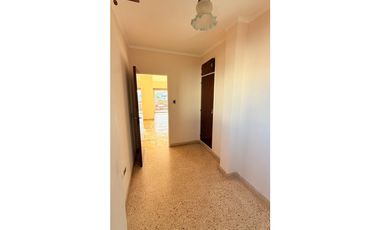 Departamento 4 amb. con balcón a la calle - Chaco y Moreno