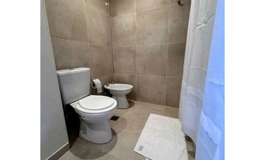 Alquiler depto 2° piso con ascensor, amoblado – 6ta Sección