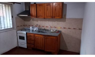 Alquilo casa en Merlo Norte