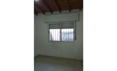 Alquilo casa en Merlo Norte