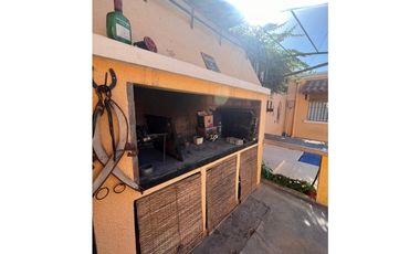 VENTA HERMOSA CASA CON QUINCHO- B° EL TREBOL, SAN MARTIN (CENTRO), MZA