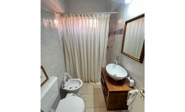VENTA HERMOSA CASA CON QUINCHO- B° EL TREBOL, SAN MARTIN (CENTRO), MZA