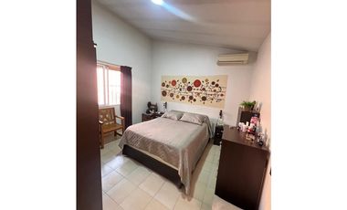 VENTA HERMOSA CASA CON QUINCHO- B° EL TREBOL, SAN MARTIN (CENTRO), MZA
