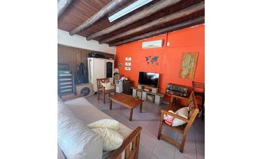 VENTA HERMOSA CASA CON QUINCHO- B° EL TREBOL, SAN MARTIN (CENTRO), MZA