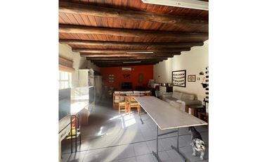 VENTA HERMOSA CASA CON QUINCHO- B° EL TREBOL, SAN MARTIN (CENTRO), MZA