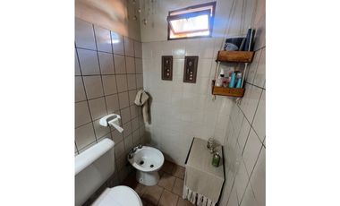 VENTA HERMOSA CASA CON QUINCHO- B° EL TREBOL, SAN MARTIN (CENTRO), MZA