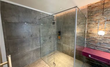 Casa con cuatro dormitorios piscina y quincho a la venta en Smithfield