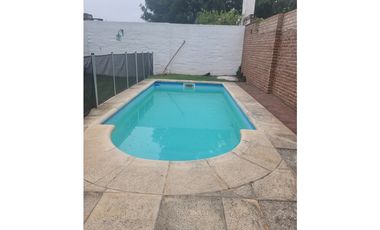 En Venta! B° Poeta Lugones, Hermosa Casa C/pileta