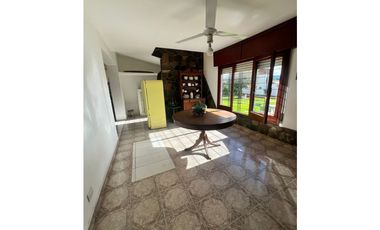 ALQUILER COMPLEJO DE CASA Y DOS DPTOS CENTRO VILLA CARLOS PAZ