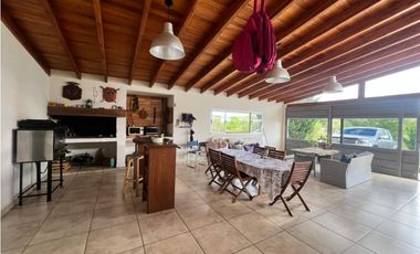 CASA MODERNA EN CHACRAS DE LA GRANJA DE SAN ANTONIO DE ARREDONDO