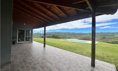 CASA MODERNA EN CHACRAS DE LA GRANJA DE SAN ANTONIO DE ARREDONDO