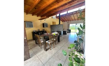 CASA MODERNA EN CHACRAS DE LA GRANJA DE SAN ANTONIO DE ARREDONDO