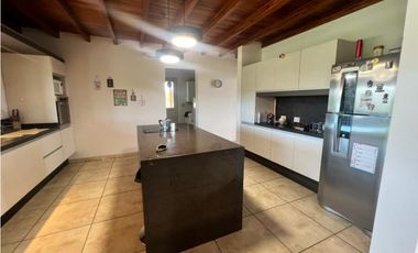 CASA MODERNA EN CHACRAS DE LA GRANJA DE SAN ANTONIO DE ARREDONDO