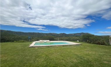 CASA MODERNA EN CHACRAS DE LA GRANJA DE SAN ANTONIO DE ARREDONDO