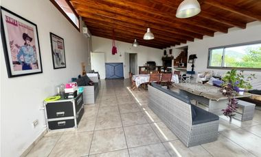 CASA MODERNA EN CHACRAS DE LA GRANJA DE SAN ANTONIO DE ARREDONDO