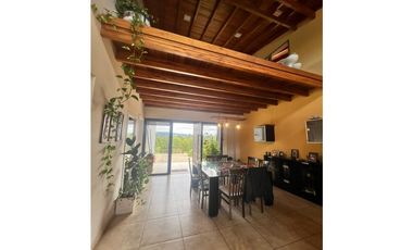 CASA MODERNA EN CHACRAS DE LA GRANJA DE SAN ANTONIO DE ARREDONDO