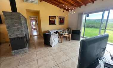 CASA MODERNA EN CHACRAS DE LA GRANJA DE SAN ANTONIO DE ARREDONDO