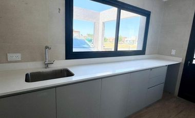 Casa en venta / alquiler Barrio Santa Ines, Canning