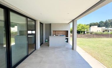 Casa en venta / alquiler Barrio Santa Ines, Canning