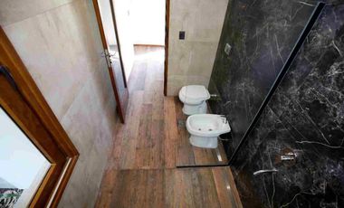 Casa - VENTA - BARRIO MIRALAGOS