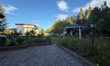 Ubicación estratégica sobre Avenida Mosconi (ex Ruta 22)