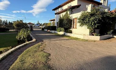 Ubicación estratégica sobre Avenida Mosconi (ex Ruta 22)