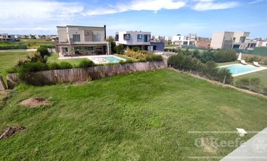 Casa en venta a estrenar de cuatro ambientes sobre un lote central en Villalobos - Pueblos del Plata